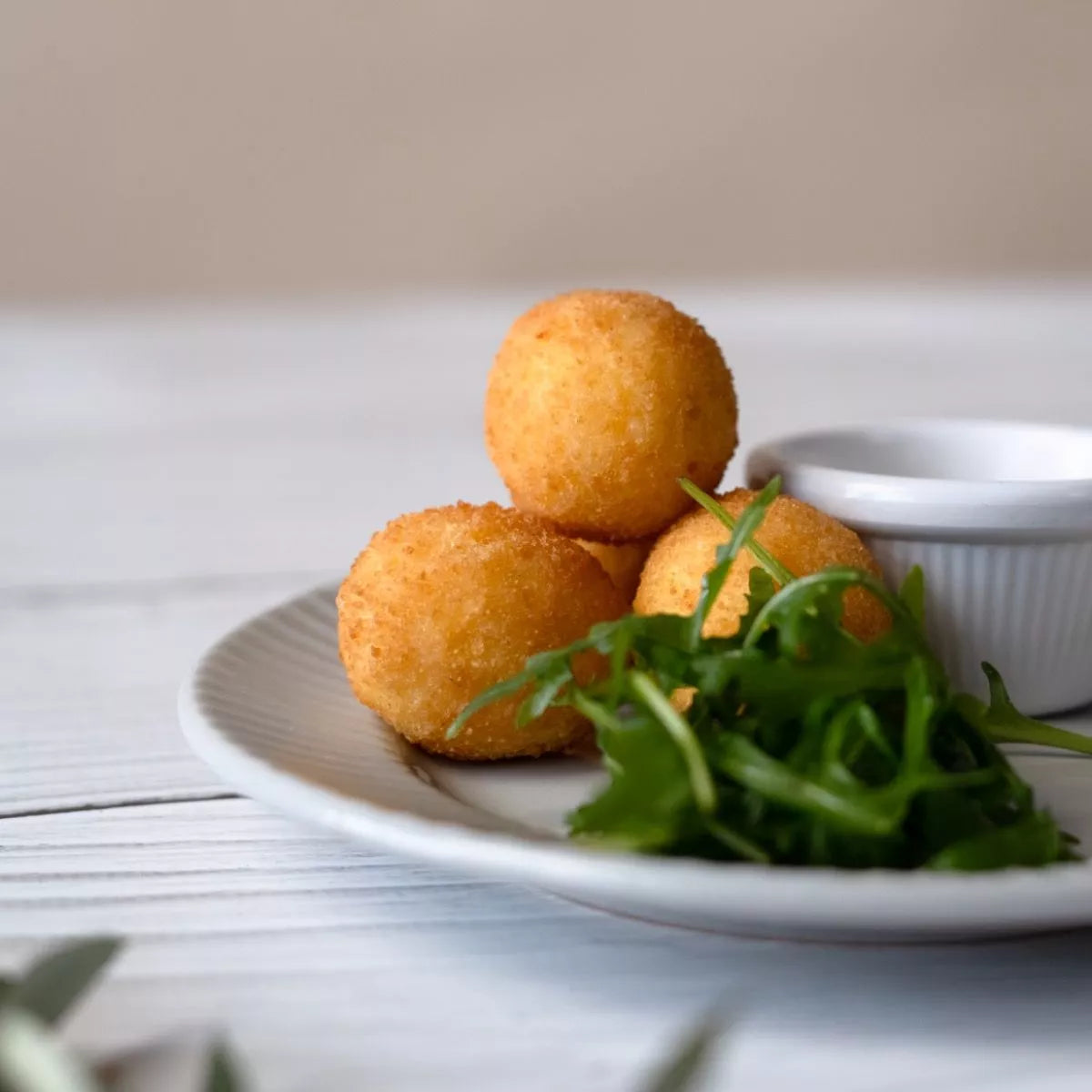 Mini Sicilian Arancini – Bolognese & Spinach Mozzarella – Pre-Fried Rice Balls (500g Pots or 2.5kg Bags)